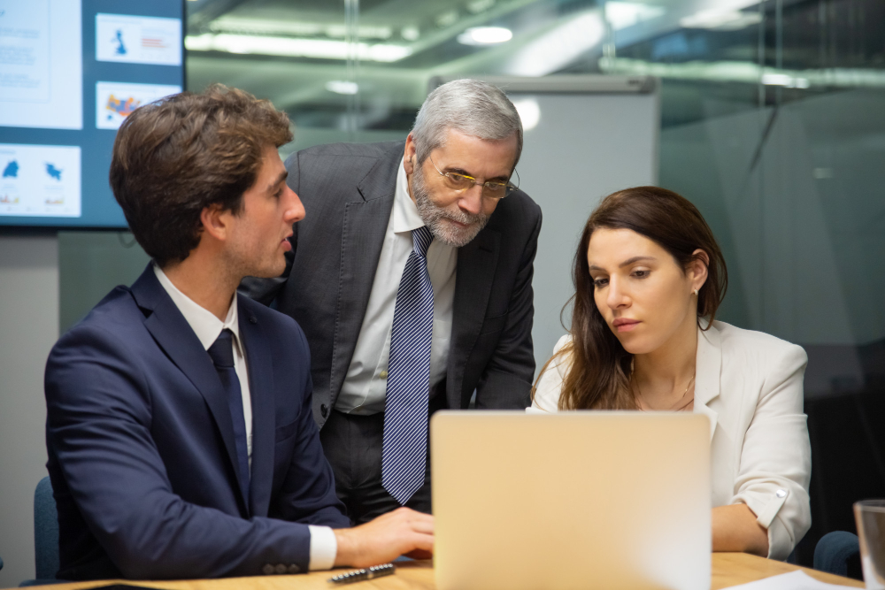 Why Fractional CFOs Need Outsourced FP&A